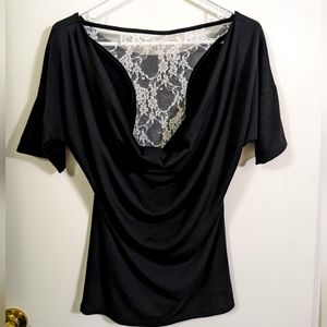 🌕 Taboo black tee with white lace back